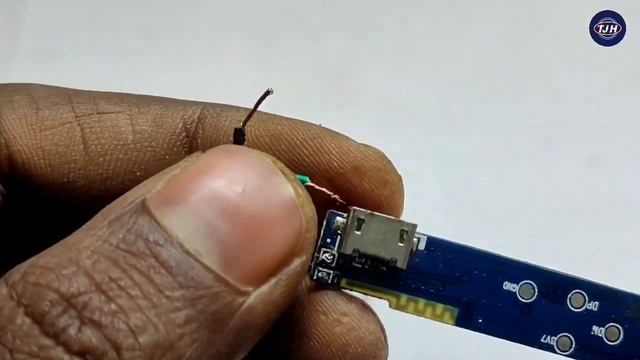 How to make a blutooth aux cable at home || make bluetooth receiver at home || bluetooth adapter смотреть онлайн