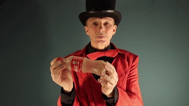 Секрет фокуса с БУТЫЛКОЙ | Разоблачение КОКА-КОЛА исчезает смотреть онлайн