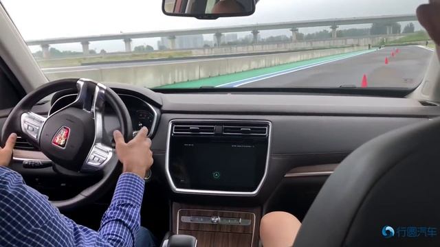 جانب من تجربة قيادة السيارة Roewe - MG RX8