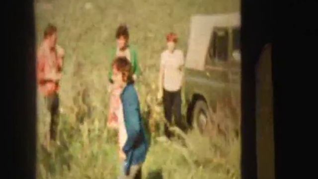 80-е. Молодёжь на отдыхе. Прибытие. смотреть онлайн