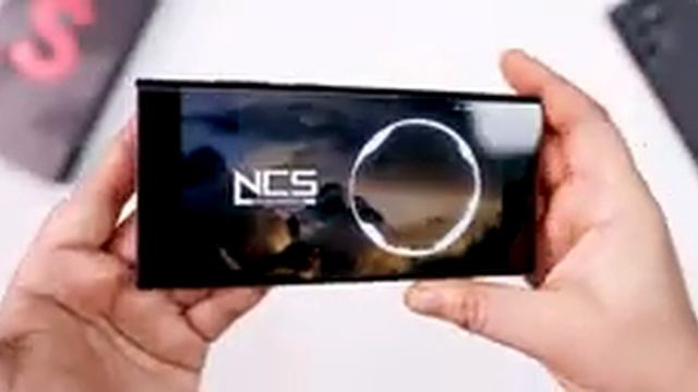 Samsung Galaxy S22 Ultra Indian Retail Unit - First Impression ? смотреть онлайн