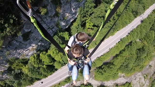Самые большие качели в мире смотреть онлайн