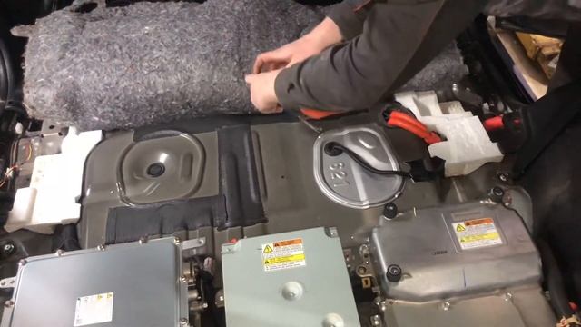 Замена топливного фильтра OUTLENDER PHEV GG2W смотреть онлайн