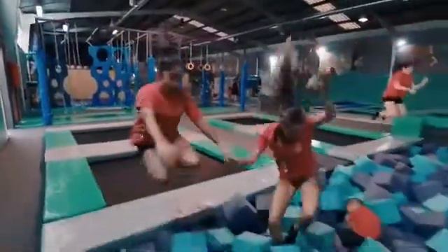 Наш первый парк в Испании, Развлекательный парк "Galactica jump", смотреть онлайн