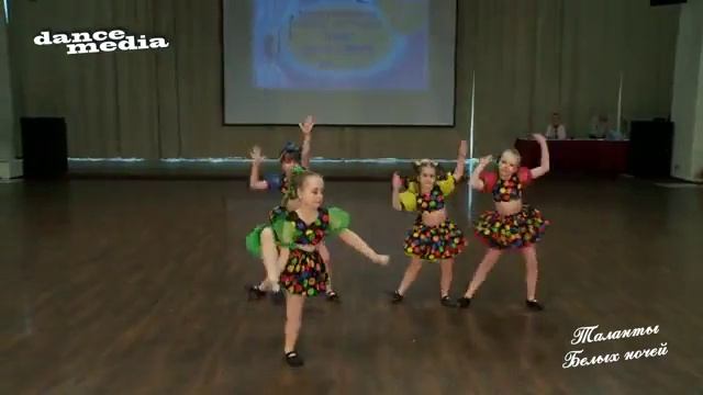 Детский эстрадный коллектив "Детки-конфетки" (художественный руководитель - Лилия Желнина) смотреть онлайн