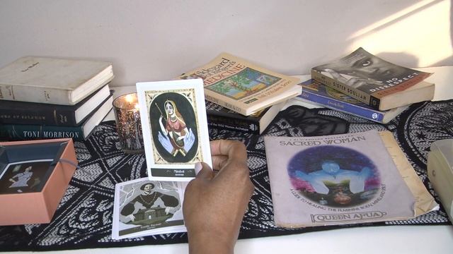 Literary Witches Oracle Deck Review| |Classic book collection from Wise Women Authors смотреть онлайн