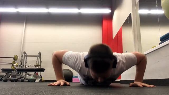 300 Отжиманий За 2 Минуты! смотреть онлайн