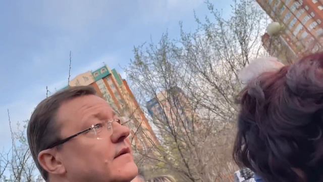 Азаров в 19 квартале Тольятти 30.04.21 бульвар Татищева смотреть онлайн