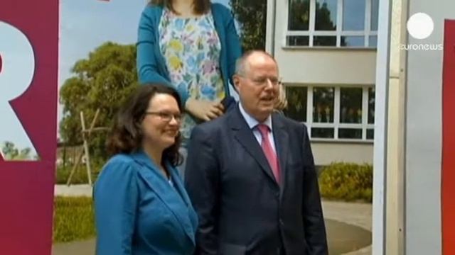 SPD-Kanzlerkandidat Steinbrück will mit Anti-Merkel-Parolen punkten смотреть онлайн