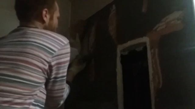 Демонтаж некачественно приклеенной керамической плитки смотреть онлайн