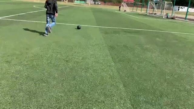 УДАРЫ КАМЕРОЙ ОТ МЯЧА :) смотреть онлайн