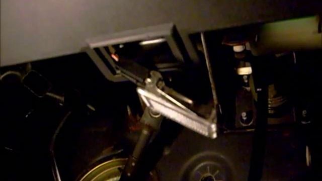 Volvo S40 V40: Driver's Side Footwell Bulb Change смотреть онлайн