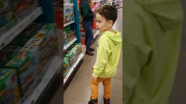 Крутой Рождественский выходной. Покупка, распаковка и обзор игрушки Гуджитсу.