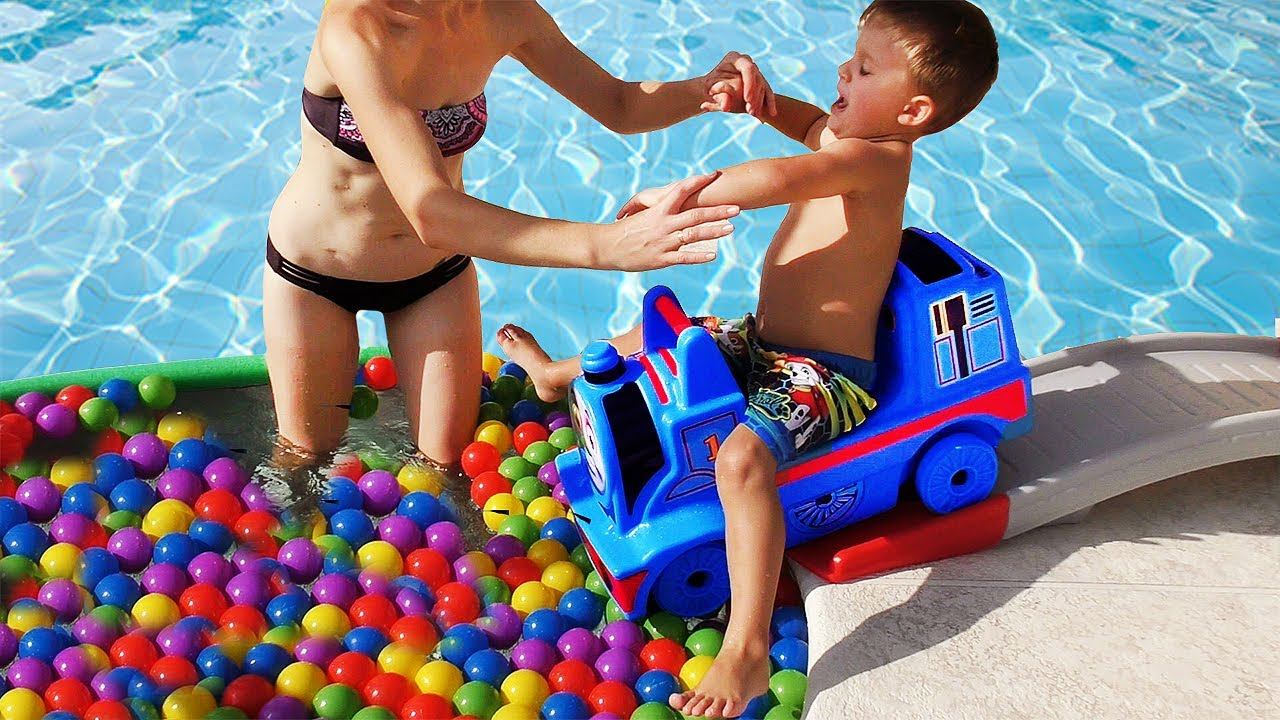 Little Babies Playing in Pool with Thomas and Friends Trains, Baby Songs Nursery Rhymes for children смотреть онлайн