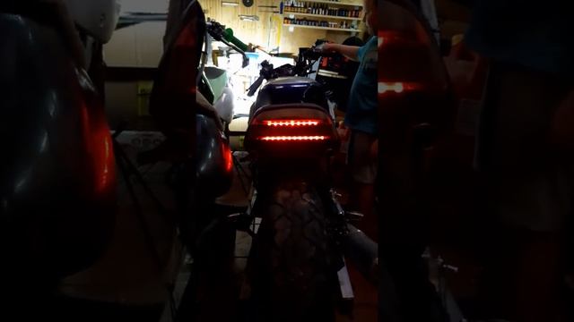 Yamaha FJ1100 cafe racer. Tail light conversion. смотреть онлайн
