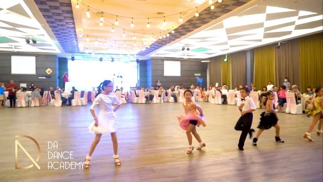 【Kids Latin Dance】It's Chillin' Time смотреть онлайн