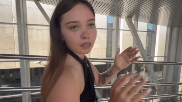 ПОЗА 69 В САМОЛЁТЕ