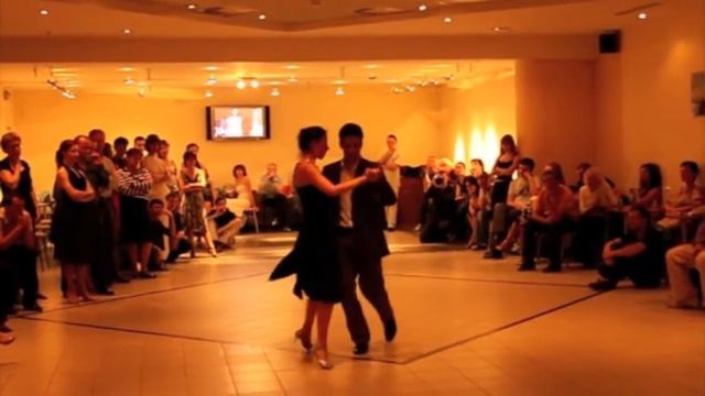 Mila Vigdorova and Daniel Raphael at Le Cafe 3 смотреть онлайн