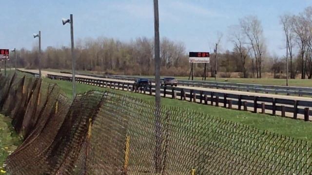2005 Mustang GT vs 1996 Camaro z28 Quarter Mile смотреть онлайн