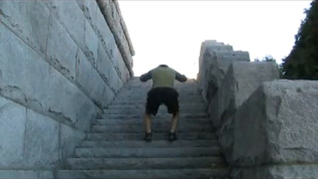 Frog Hops up the stairs-double steps смотреть онлайн