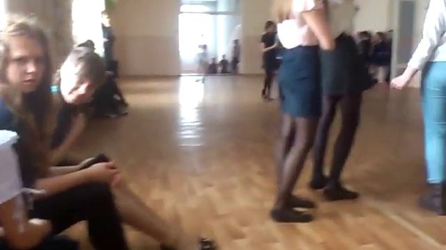 Пьяные школьницы отжигают смотреть онлайн