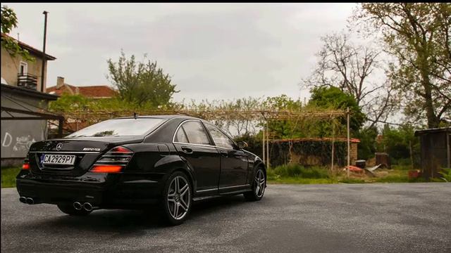 Mercedes S63 AMG W221 Cold Start And Revs