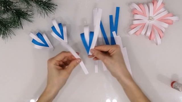 СНЕЖИНКА из бумаги объёмная ❄️/ Новогодний декор своими руками / ПОДЕЛКИ / DIY 3D Paper Snowflake смотреть онлайн
