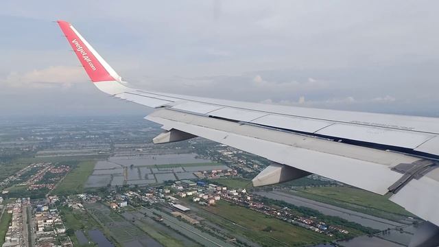 Vietjet Downwind Approach and Landing Suvarnabhumi airport Bangkok. (Vietjet VZ305 HKT-BKK) смотреть онлайн