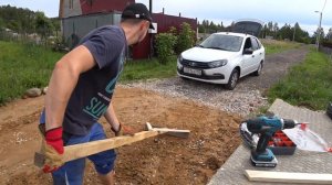 Укладка асфальтовой крошки своими руками на подъезде к участку.