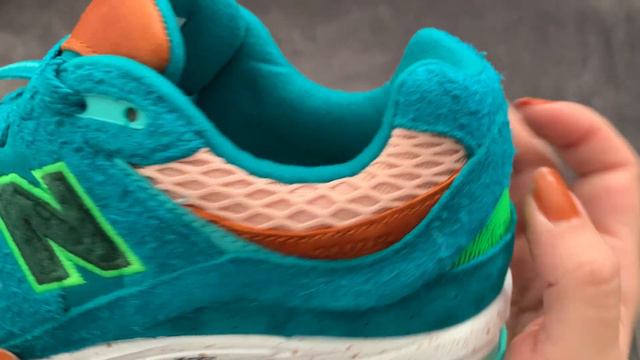 New Balance 2002R Salehe Bembury Water Be The Guide смотреть онлайн