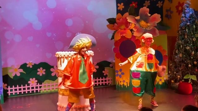 НЕЗНАЙКА И ЕГО ДРУЗЬЯ или Новый год в Цветочном Городе Part 2 смотреть онлайн