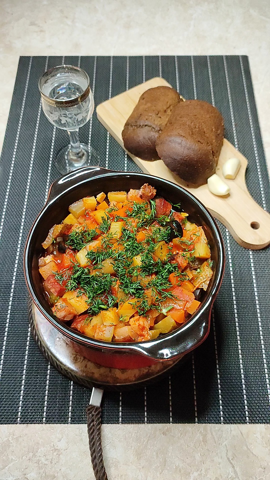 Сборная солянка в горшочках, вкуснейшая солянка из духовки