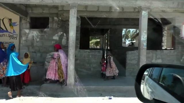Занзибар - Аренда авто и ужасные дороги. Полиция и заправки на острове смотреть онлайн