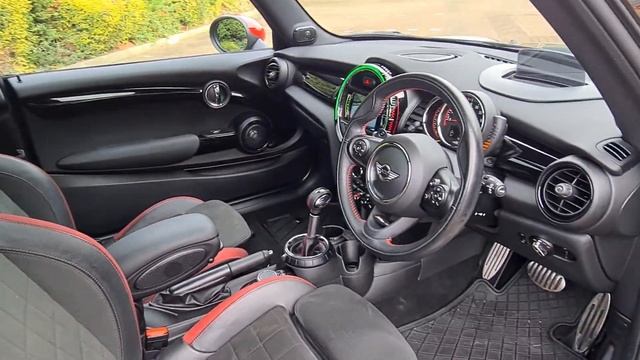 MINI Hatch 2.0 John Cooper Works Auto (s/s) 3dr смотреть онлайн