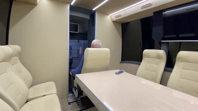 Мобильный офис - автодом в туристическом автобусе SCANIA смотреть онлайн