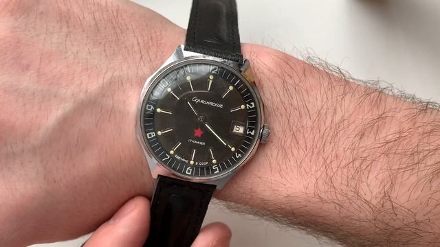 Видеообзор на Сержантские часы 2414 с календарем 1980-х годов ЧЧЗ смотреть онлайн