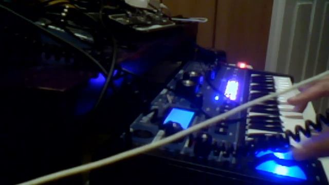 Novation Mininova Synthesizer and Hydrogen Drum Machine - Free Drum Programming Test смотреть онлайн