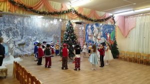 Хоровод "Наша ёлочка" на новогоднем утреннике | Сл. Т. Графчиковой, муз. Е. Лучникова