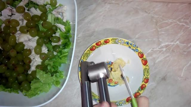 Лёгкий Салат с ВИНОГРАДОМ смотреть онлайн