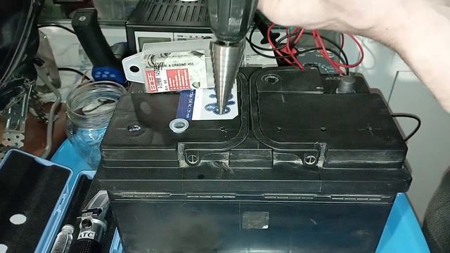 СВЕРЛЕНИЕ ОТВЕРСТИЙ В НЕОБСЛУЖИВАЕМОМ АККУМУЛЯТОРЕ смотреть онлайн