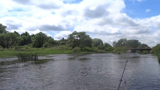 Небольшой сплав по реке Средник на маленькой лодке пвх / часть 1 смотреть онлайн