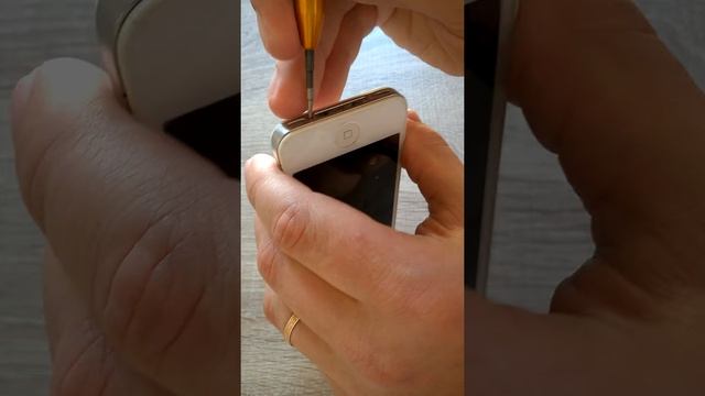 Ремонт айфон 4s/iphone 4s/Как поменять заднюю панель на айфон 4s/iphone 4s смотреть онлайн
