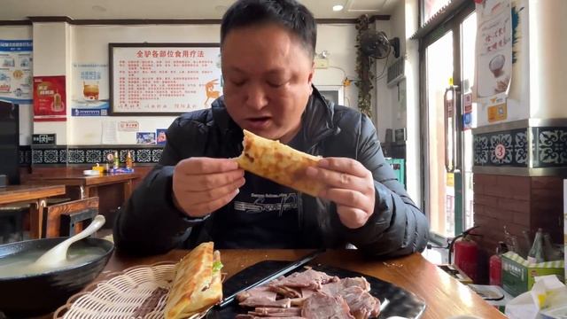 沈阳正良驴肉火烧馆，一个人消费64，酱驴肉，驴板肠火烧，驴杂汤 смотреть онлайн