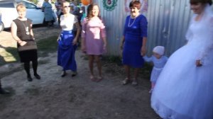 Вот так танцуют на деревенской свадьбе!