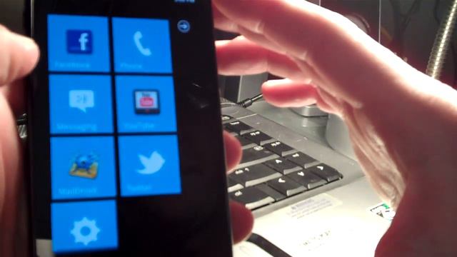 Windows Phone 7 launcher on Android (Epic 4g) смотреть онлайн