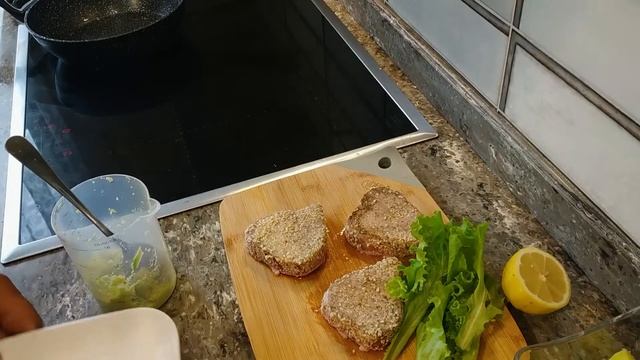 ФИЛЕ ТУНЦА С КАРТОШКОЙ НА СКОВОРОДКЕ. НЕЖНАЯ ЖАРКА КРАСНОГО ТУНЦА. КАК ПРАВИЛЬНО ПРИГОТОВИТЬ ТУНЕЦ смотреть онлайн
