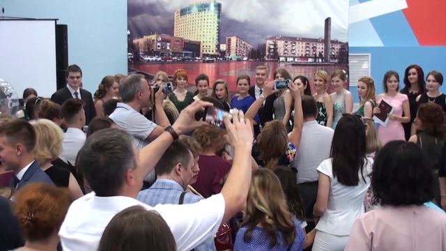 Выпускной 2018 - Финал Танец 11 класс школа №1 Балашиха смотреть онлайн