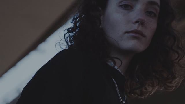 Костаника Лоюода - Мы разные смотреть онлайн