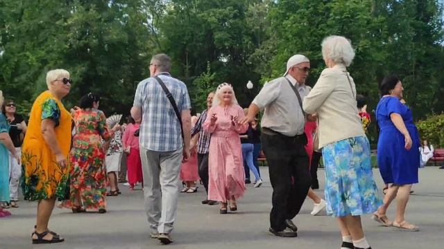 Танцы/Харьков/Dancing/Бабушка здорова/12.08.2023/?? смотреть онлайн