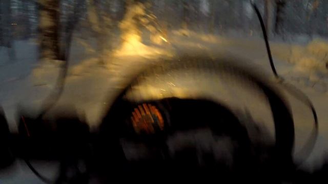 На снегоходе у дома смотреть онлайн